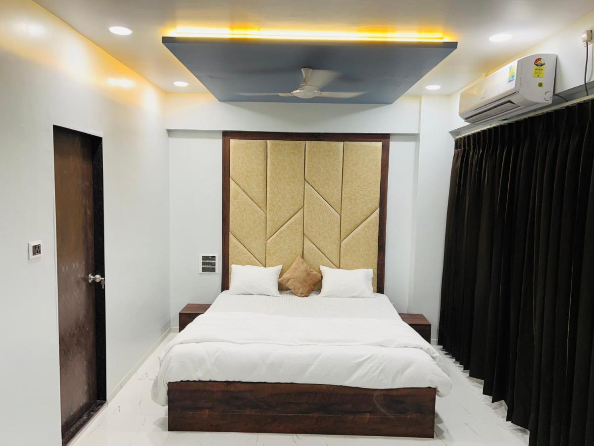 Hotel New City Light Surat Bagian luar foto