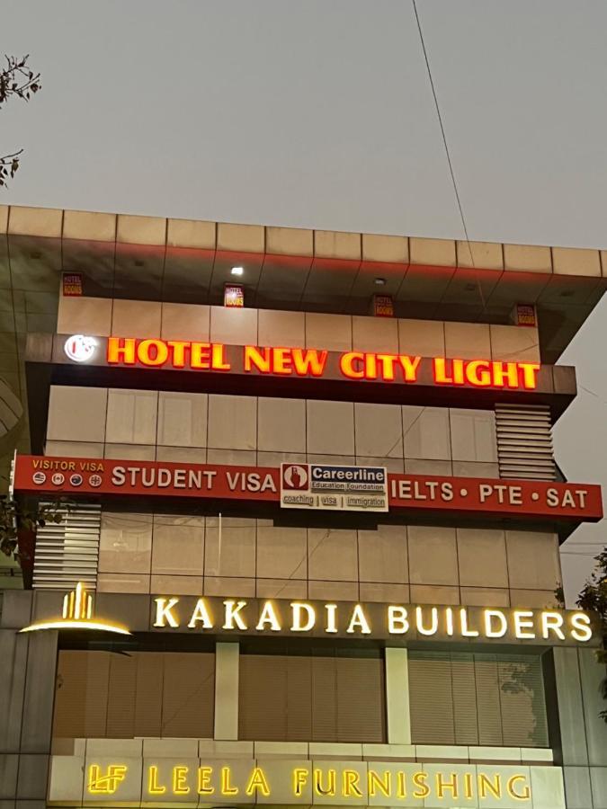 Hotel New City Light Surat Bagian luar foto
