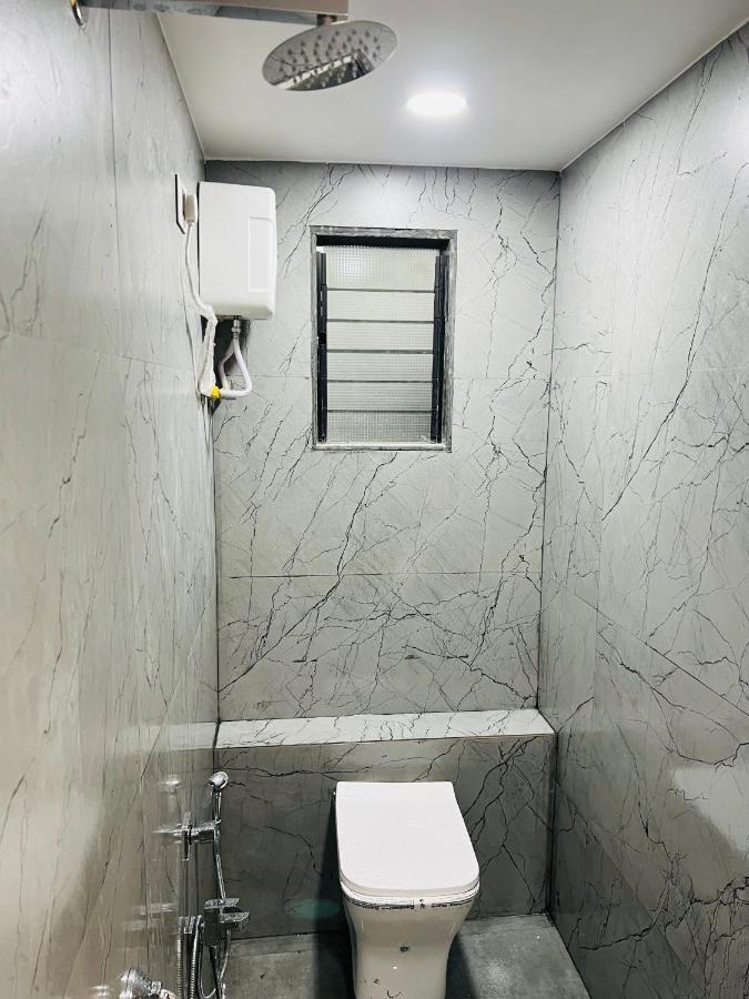 Hotel New City Light Surat Bagian luar foto