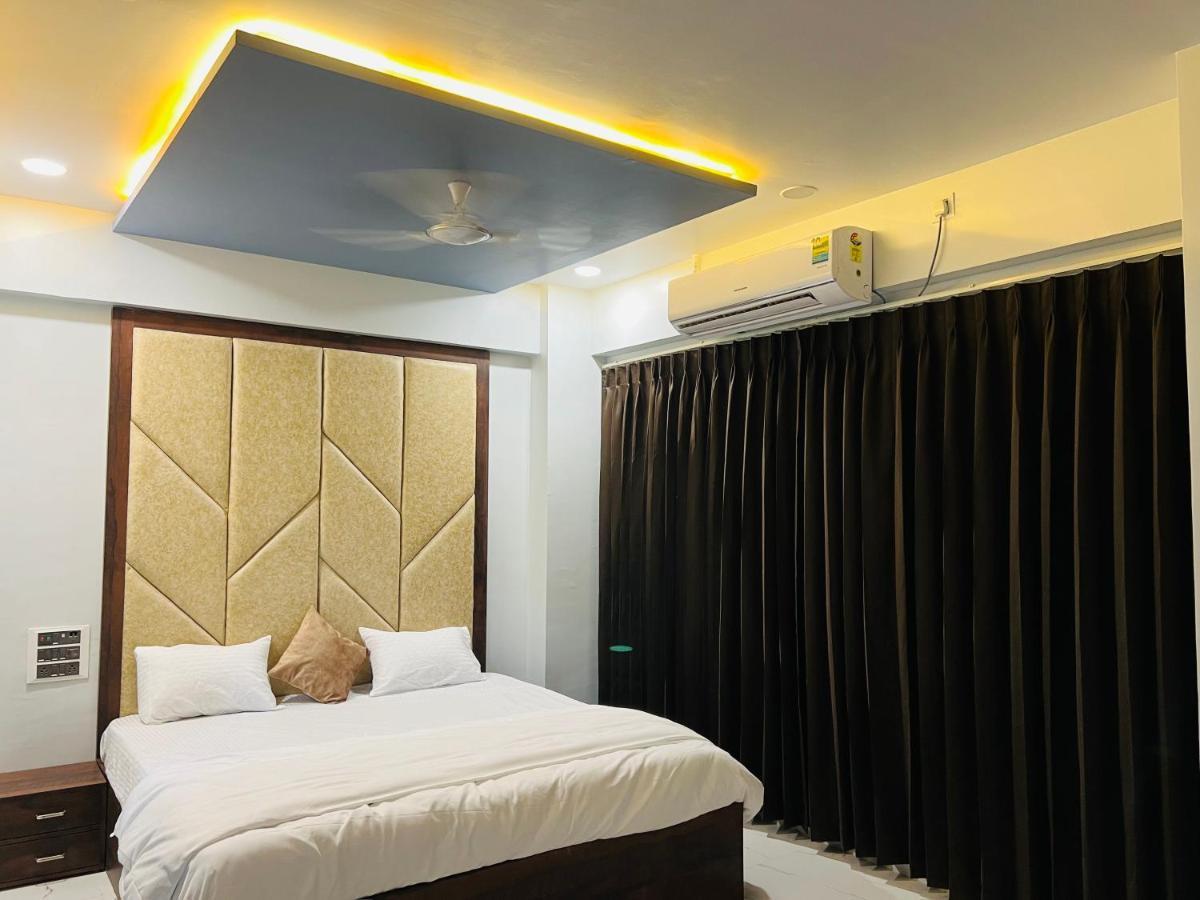 Hotel New City Light Surat Bagian luar foto
